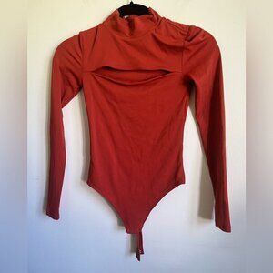 Aritzia Babaton Varo Contour Mock-neck Cutout Long Sleeve Bodysuit - Rust - XS